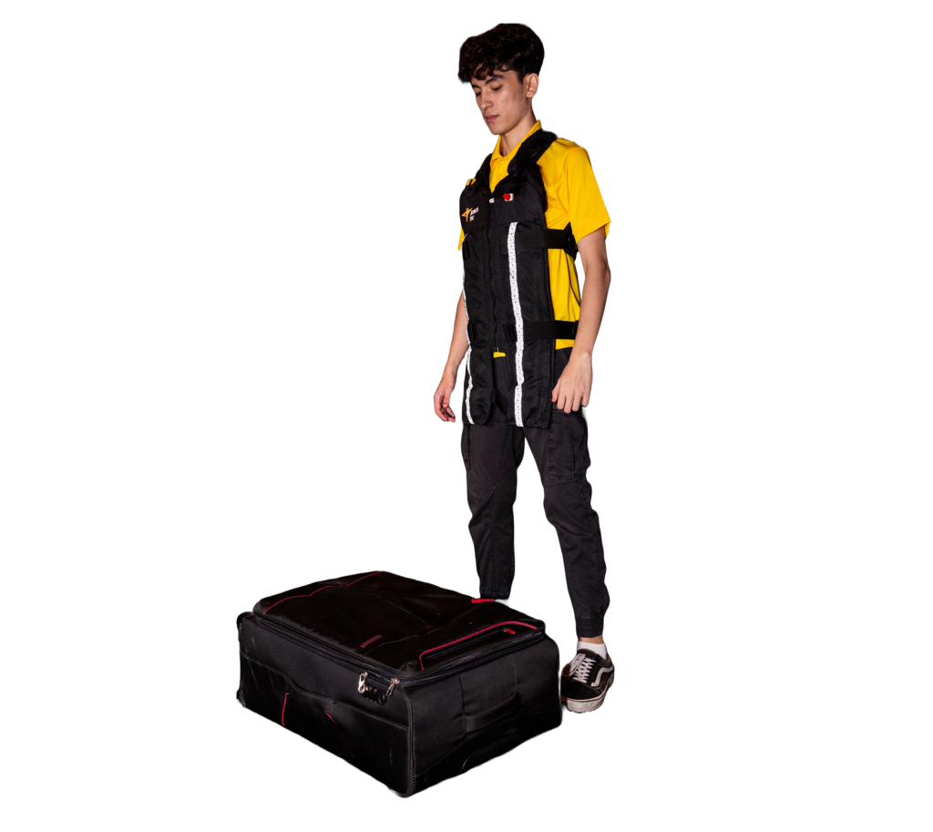 Worker wearing the Armastec AireLevate fabric exoskeleton